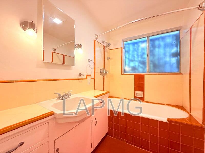 Los Angeles House: 3919 W. 8th Street