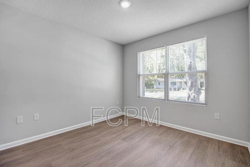 Jacksonville House: 5460 Amazon Ave