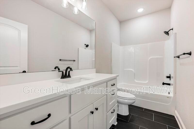 Bella Vista House: 28 Mills Dr