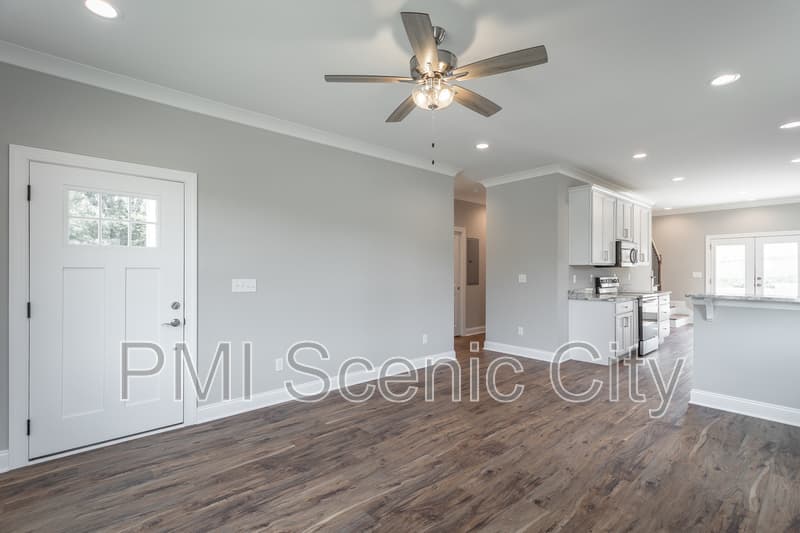 Cleveland House: 2631 Rogers Dr SE