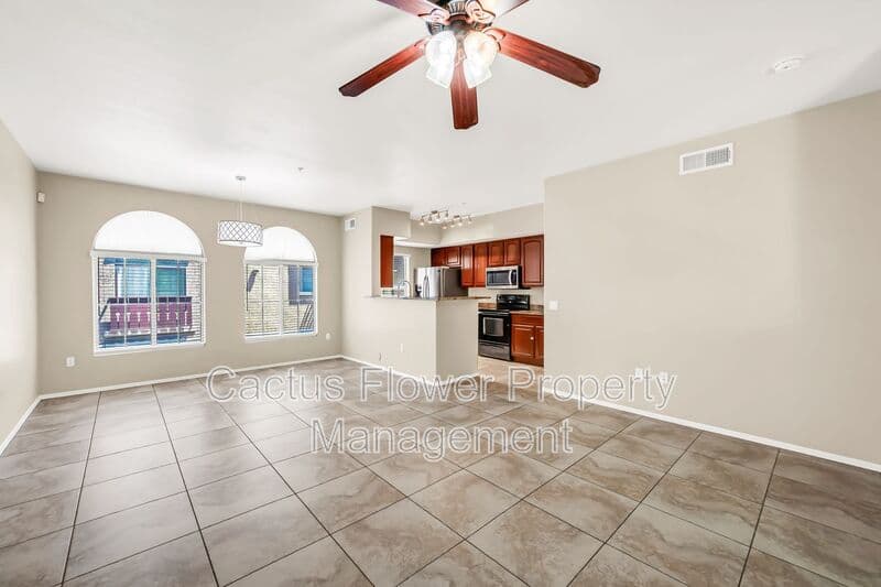 Tempe House: 280 S Evergreen Rd