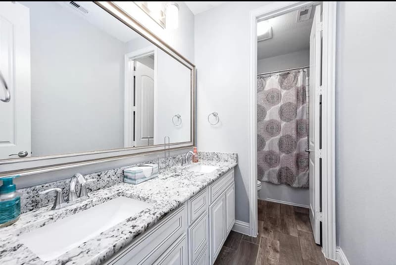 League City House: 2316 Sterling Hollow Ln