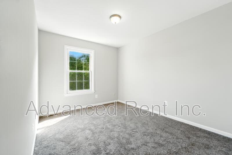 Nottingham Townhome: 1 Jack Pine Place