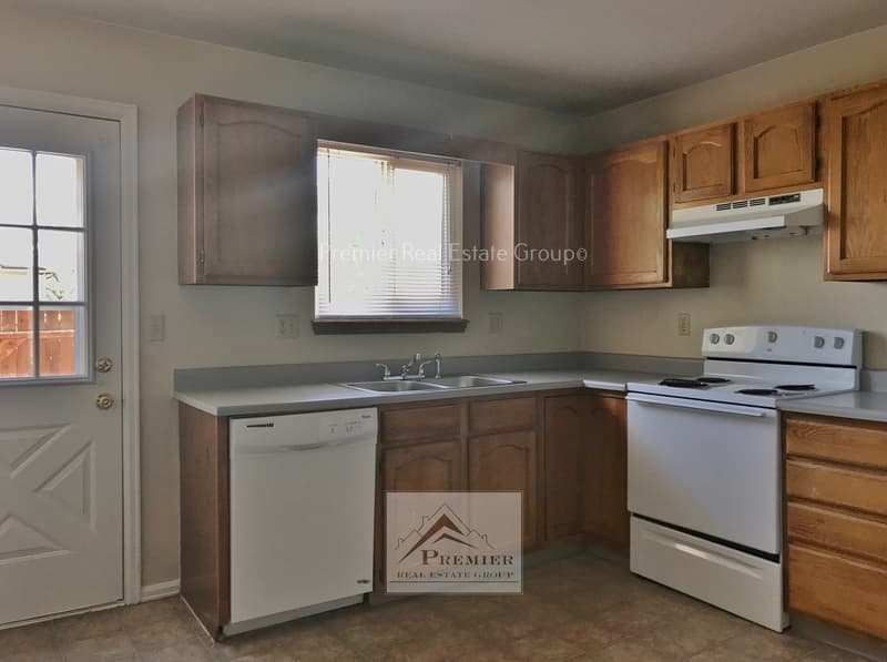 Fountain Condo: 513 Comanche Village Drive