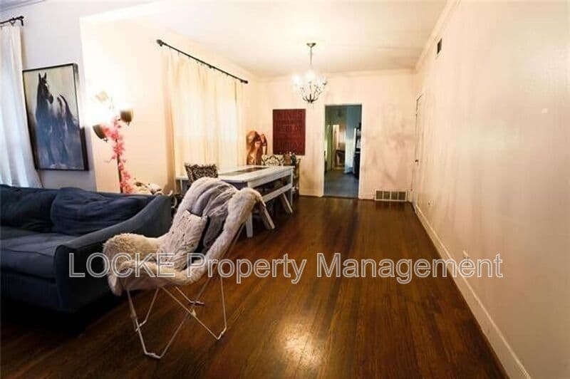 Fort Worth House: 3249 Wabash Avenue