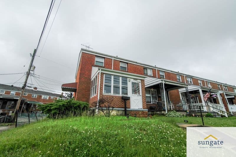 Baltimore Townhome: 3427 N Point Rd