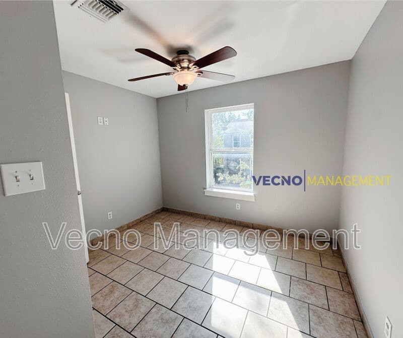 San Antonio Condo: 135 Nopal Street - 201