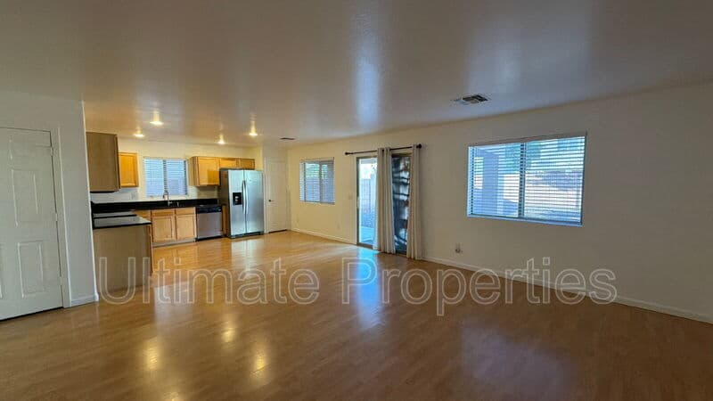 Surprise House: 11486 West Austin Thomas Drive