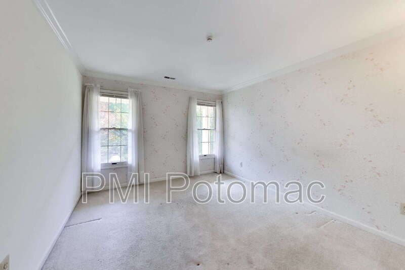 North Potomac House: 14672 Brougham Way