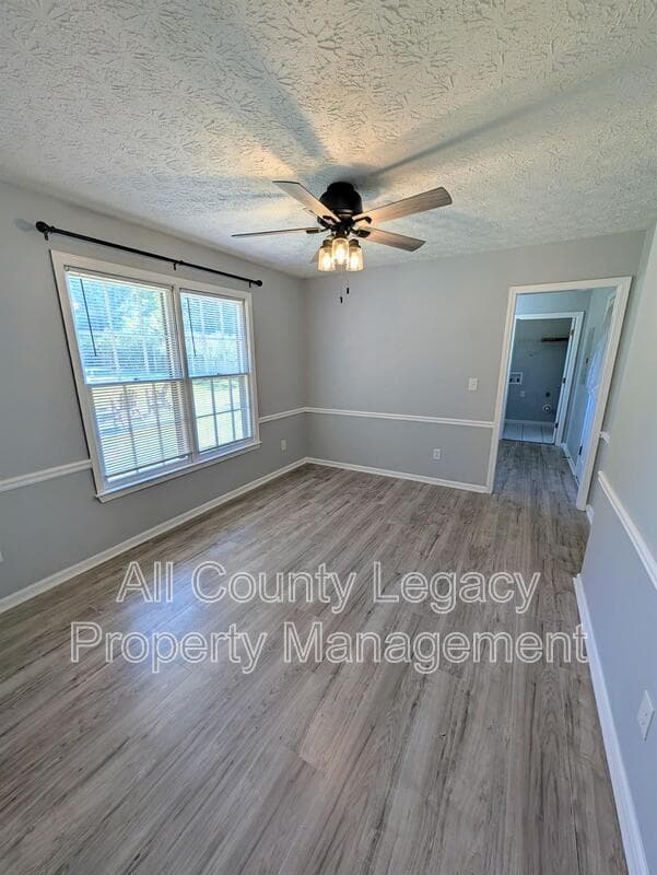 Auburn House: 383 Blackberry Cir