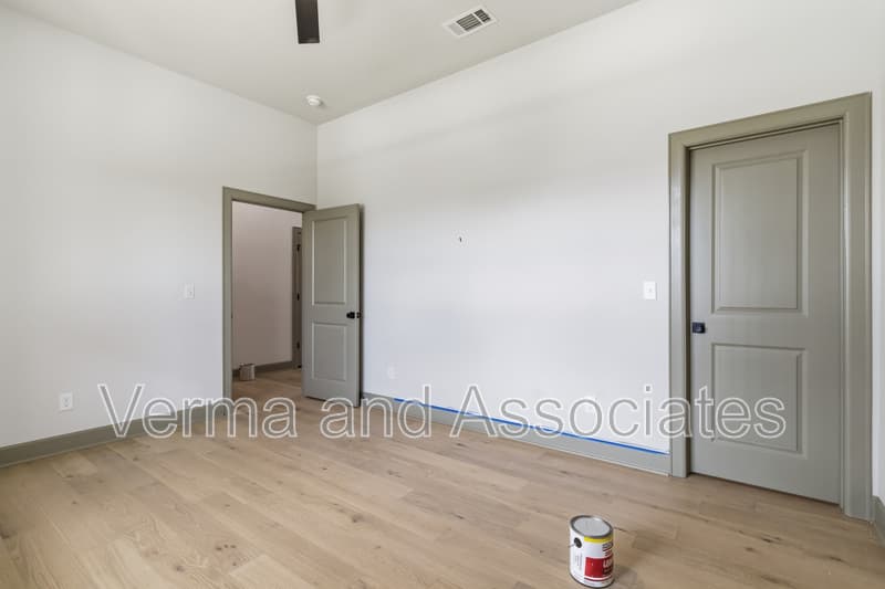 Centerton House: 1061 Whistler St