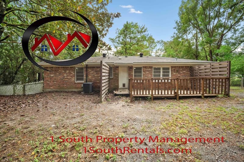 Mobile House: 916 Wendover Road