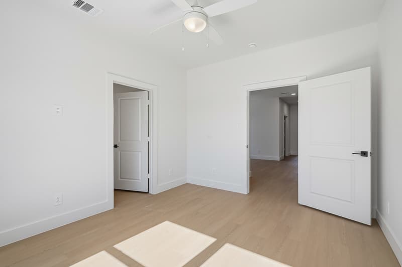 Fort Worth House: 2337 Benbrook Boulevard