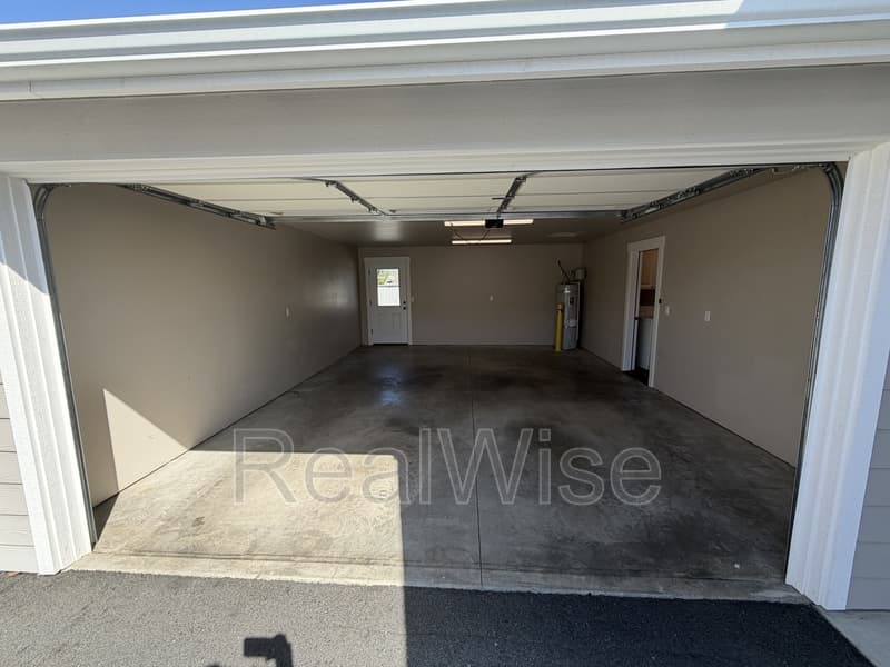 Grants Pass Condo: 124 SW Jenn Way