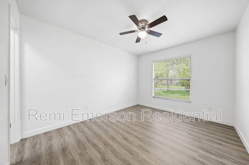 Kissimmee House: 515 Floral Drive