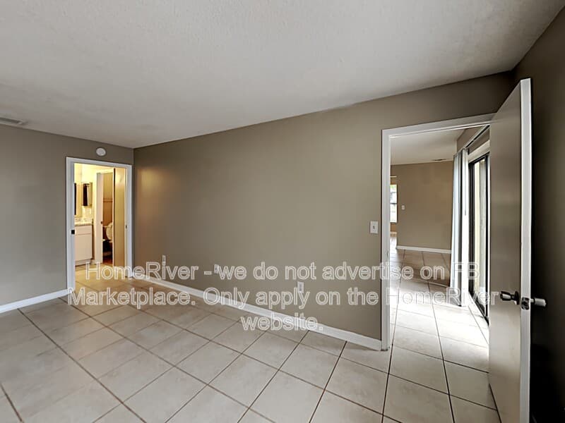 Kissimmee Townhome: 565 Hunter Cir