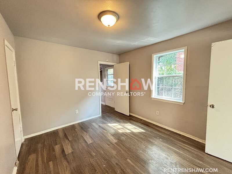 Memphis House: 1460 Oakwood St
