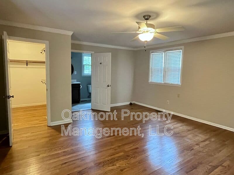 Fayetteville House: 105 Peachtree Street