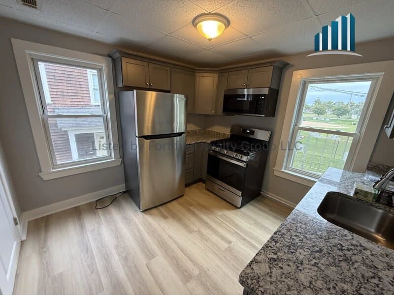 Fall River Condo: 25 Palmer St