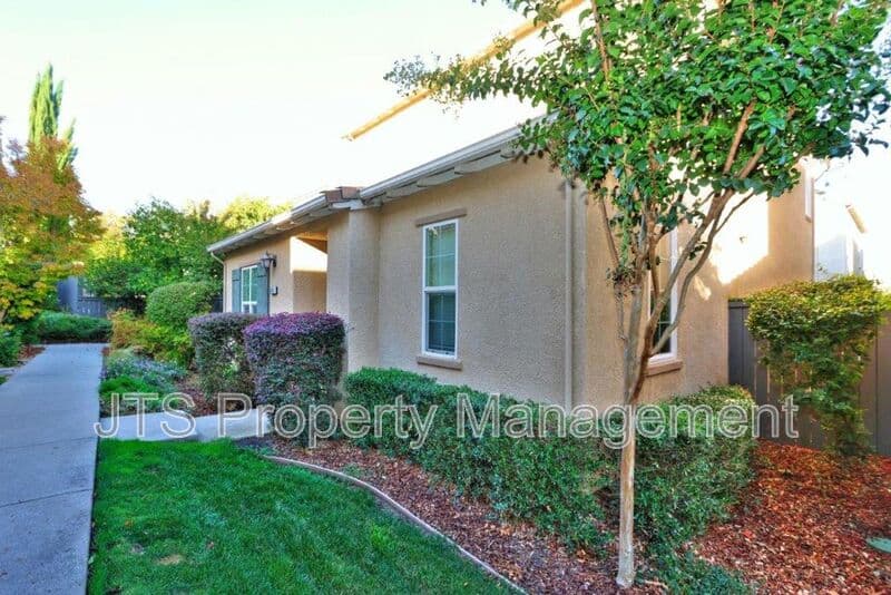 Orangevale House: 9041 Crescenda Lane