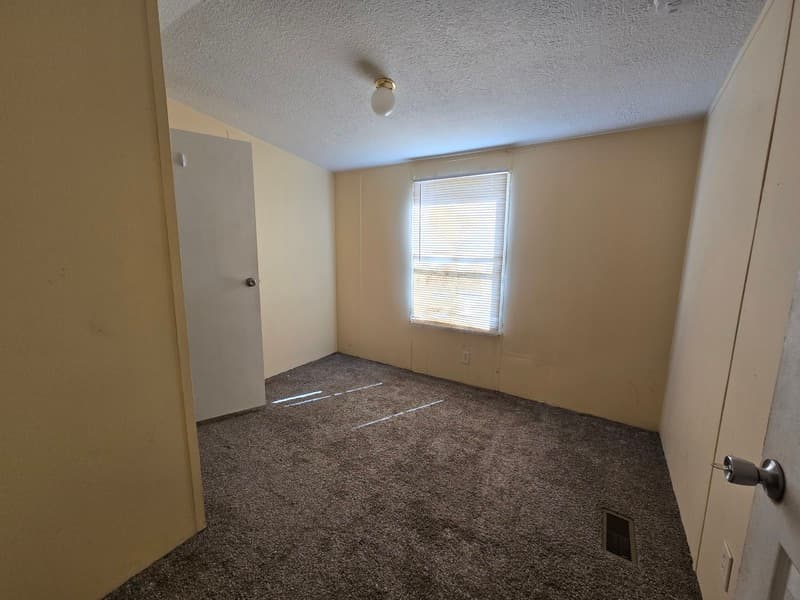 Fayetteville House: 2412 Cattail Cir
