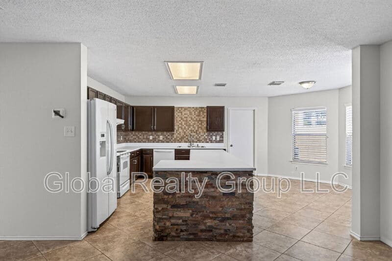 Converse House: 7702 Fairton Pl
