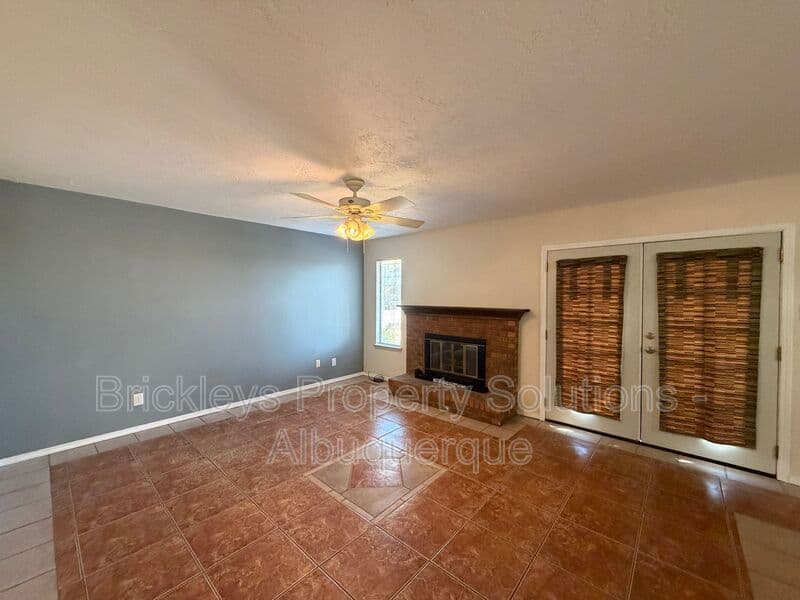 Albuquerque House: 5812 Brahma Dr NW