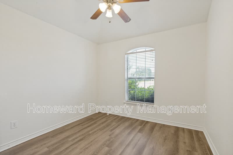 Haslet House: 900 San Felipe Trail