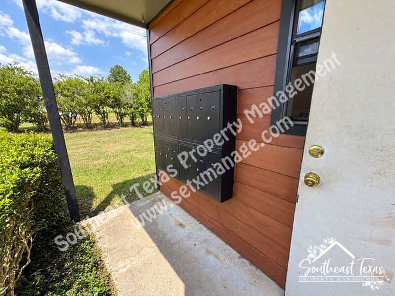 Jasper House: 801 W Gibson St