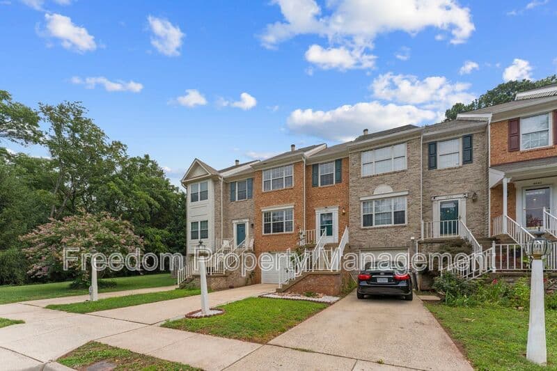 Manassas Townhome: 8644 Sanderling Dr