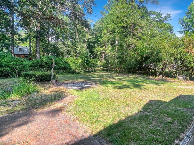 Chesterfield House: 9310 Redbridge Road