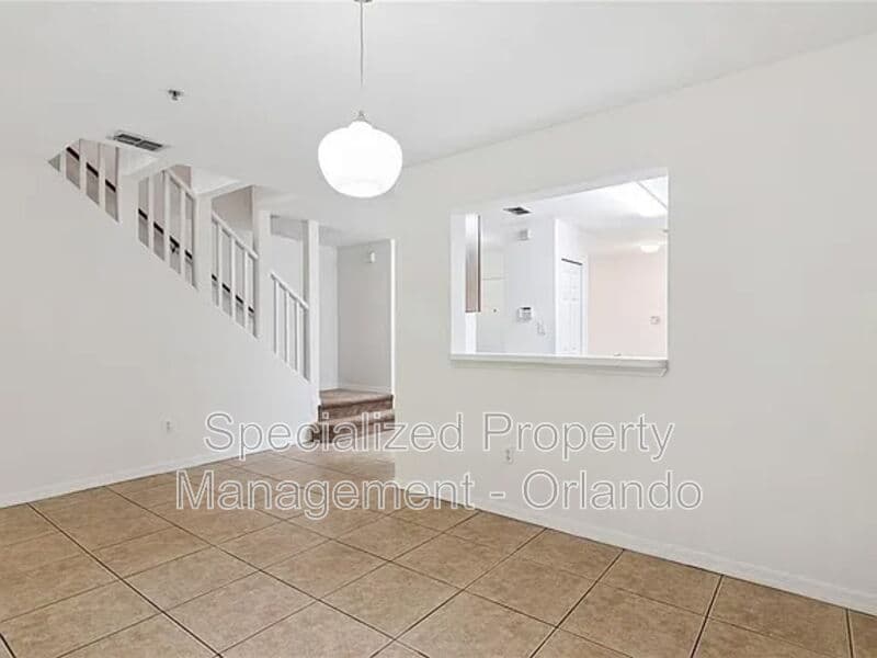 Altamonte Springs Townhome: 685 Scarlet Oak Cir