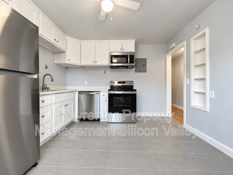 San Jose House: 1910 Davis St