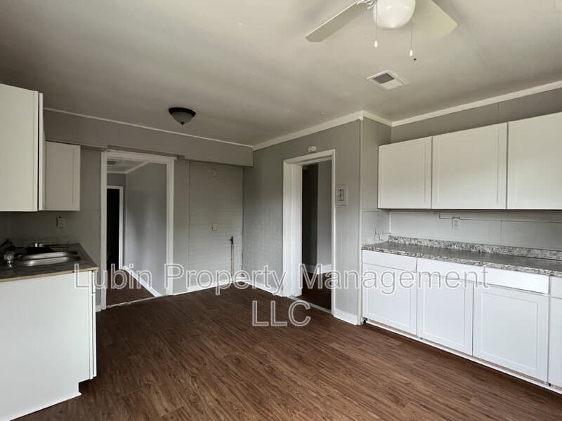 Memphis House: 2811 Larose Ave