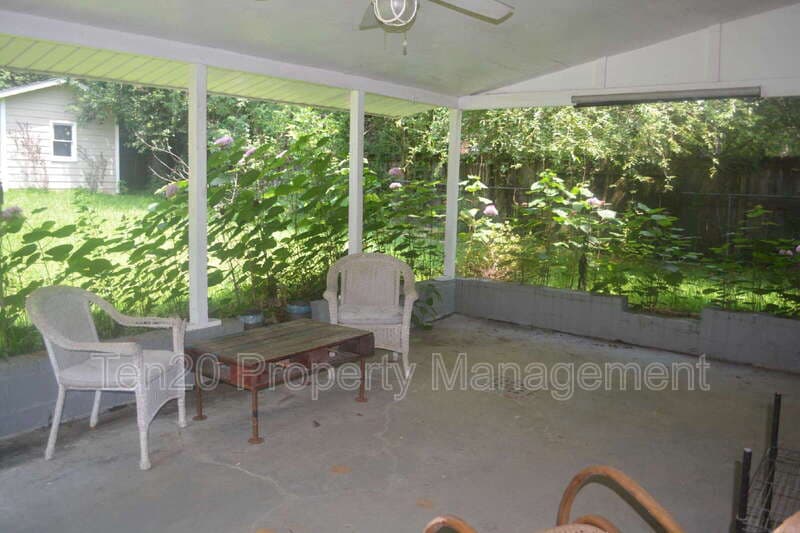 Columbus House: 1815 Marilon Dr