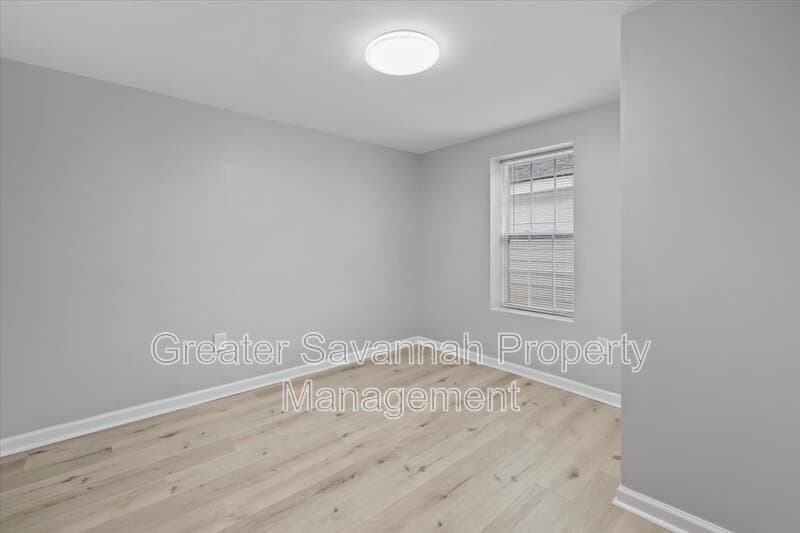 Savannah House: 705 West 47th Street