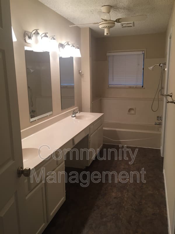 Baton Rouge Townhome: 1540 Sharlo Ave
