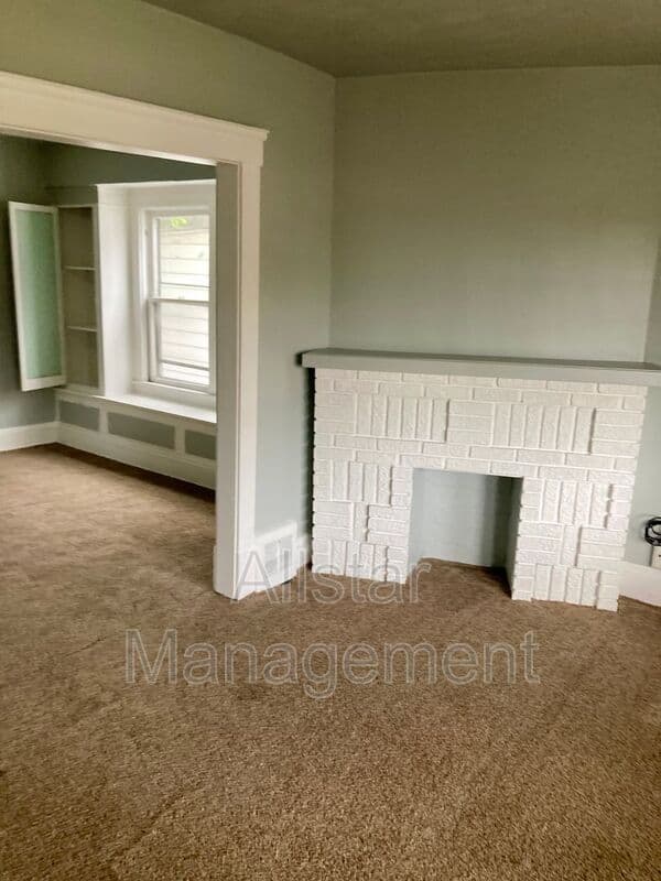 Cleveland Condo: 1005 E. 140th Street