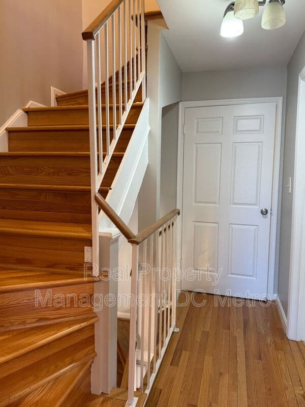 Washington House: 1125 Harvard St NW F