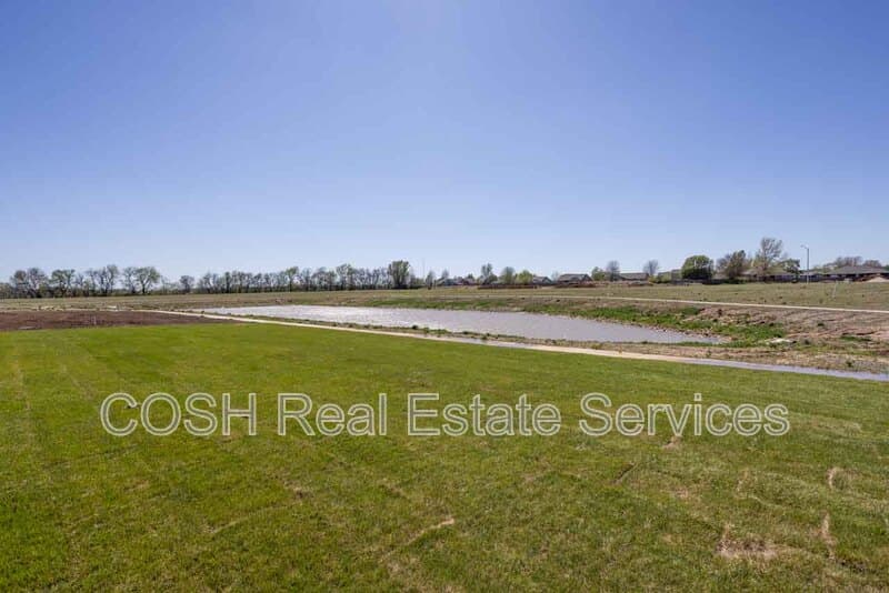Clearwater House: 459 South Stoney Creek Street
