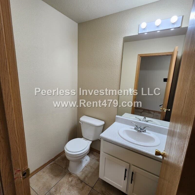 Springdale Townhome: 844-A Lariat St