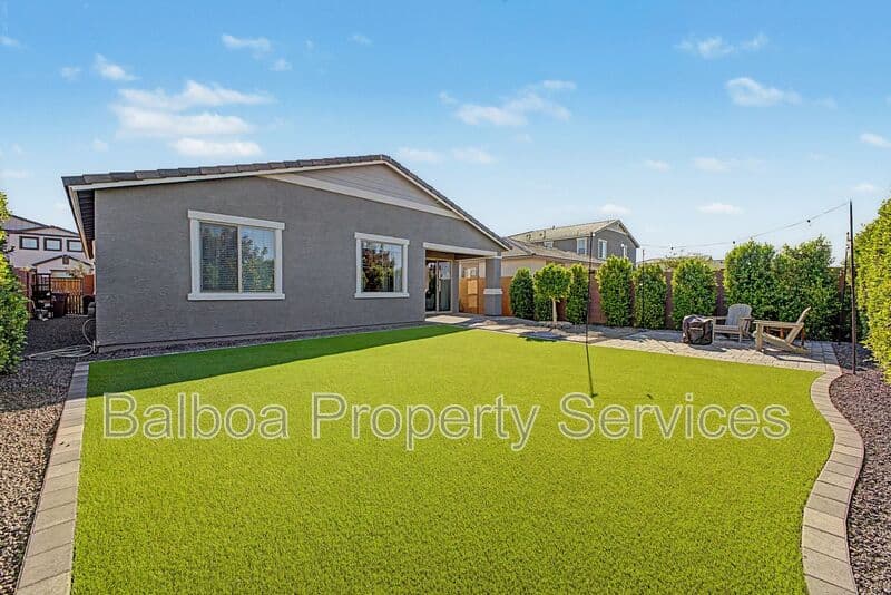 Queen Creek House: 22900 E Lords Way