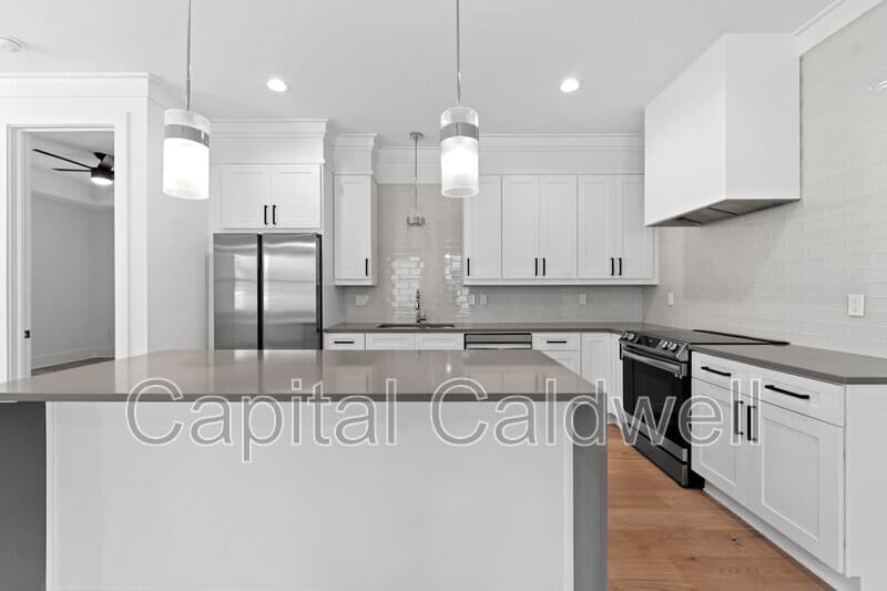 Sarasota House: 2345 Bahia Vista St