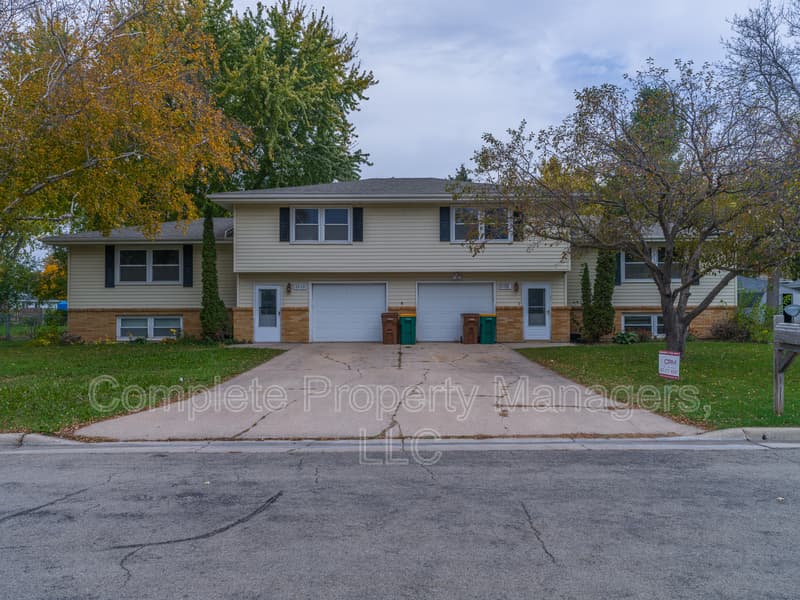 Albert Lea Condo: 1712 Gateway Drive