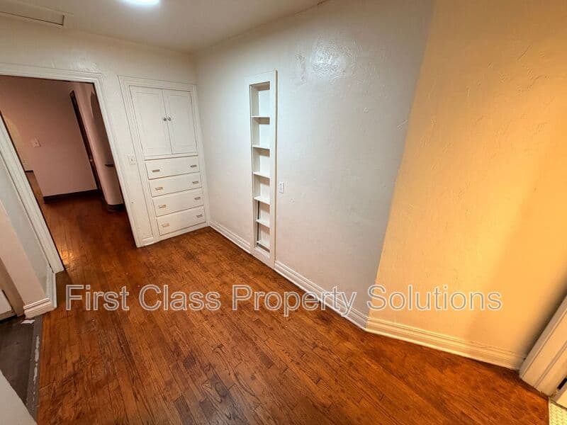 Oklahoma City House: 2402 NW 12th St