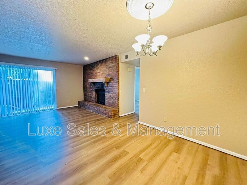 Oklahoma City Condo: 3200 W Britton Road