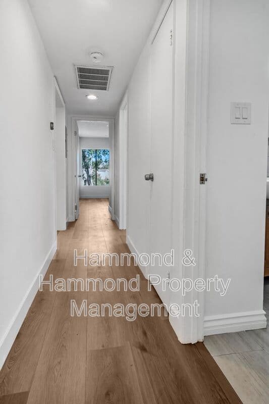 Tarzana Condo: 5700 Etiwanda Ave.