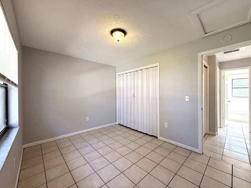 Tampa Condo: 1413 East 99th Avenue