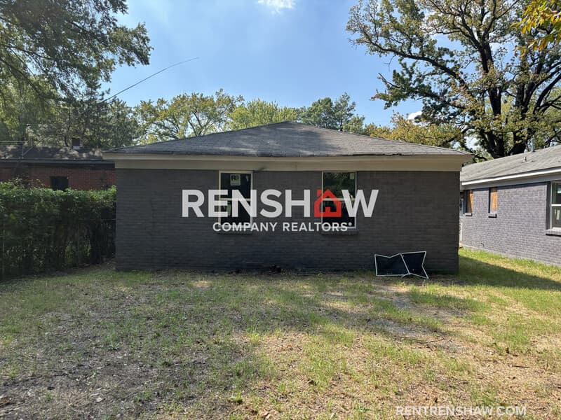 Memphis House: 1460 Oakwood St