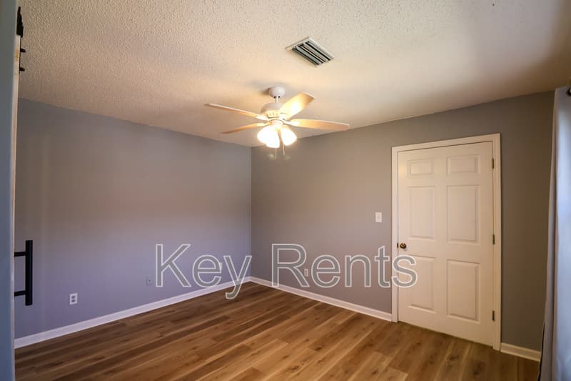 Pensacola House: 7018 Forshalee St